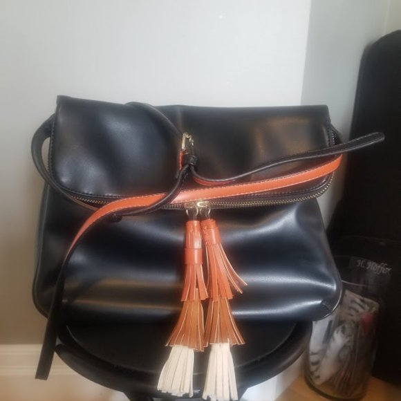 HANDBAGS - Picture 2 of 2